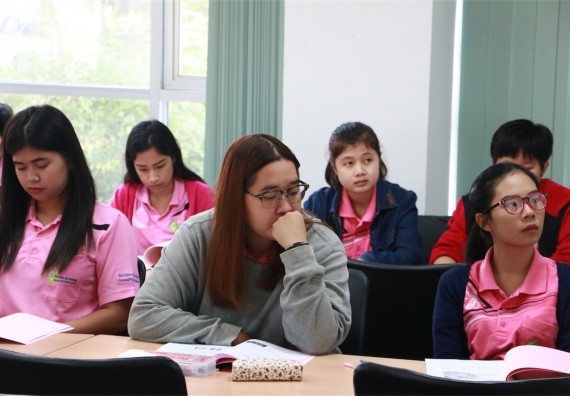 ภาพกิจกรรม ศูนย์ส่งเสริมและตรวจสอบการผลิตตามมาตรฐานความปลอดภัยทางอาหาร อบรม เรื่อง การตรวจติดตามคุณภาพภายใน