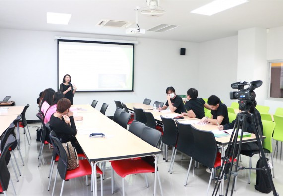 ภาพกิจกรรม ศูนย์ส่งเสริมและตรวจสอบการผลิตตามมาตรฐานความปลอดภัยทางอาหาร อบรม เรื่อง การตรวจติดตามคุณภาพภายใน