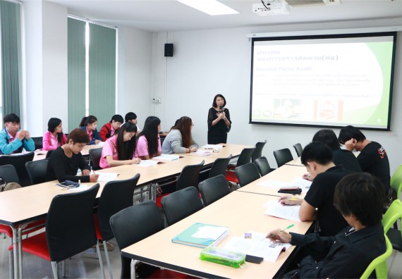 ภาพกิจกรรม ศูนย์ส่งเสริมและตรวจสอบการผลิตตามมาตรฐานความปลอดภัยทางอาหาร อบรม เรื่อง การตรวจติดตามคุณภาพภายใน