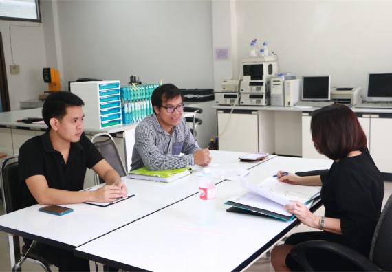 ภาพกิจกรรม ศูนย์ส่งเสริมและตรวจสอบการผลิตตามมาตรฐานความปลอดภัยทางอาหาร ได้รับการตรวจติดตามคุณภาพภายใน (Internal Audit) ระบบ ISO/IEC 17025:2005