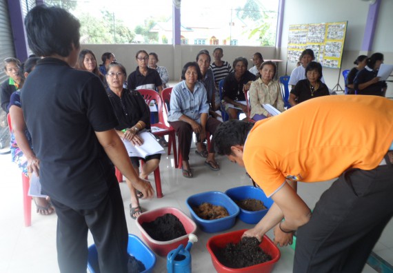 ภาพกิจกรรม โปรแกรมวิชาเกษตรศาสตร์ จัดการอบรม การขยายพันธุ์พืชผักสวนครัว