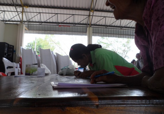 ภาพกิจกรรม โปรแกรมวิชาเกษตรศาสตร์ จัดการอบรม ในเรื่อง การทำน้ำยาไล่แมลง