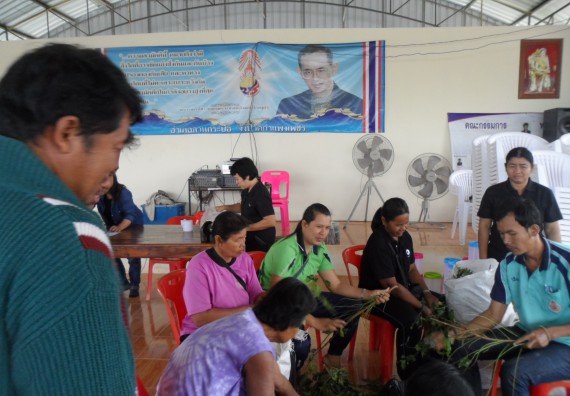 ภาพกิจกรรม โปรแกรมวิชาเกษตรศาสตร์ จัดการอบรม ในเรื่อง การทำน้ำยาไล่แมลง