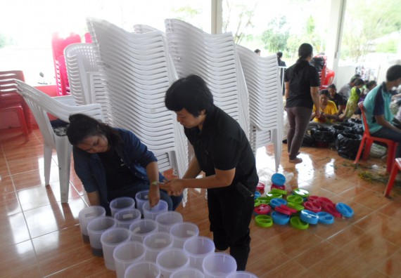 ภาพกิจกรรม โปรแกรมวิชาเกษตรศาสตร์ จัดการอบรม ในเรื่อง การทำน้ำยาไล่แมลง