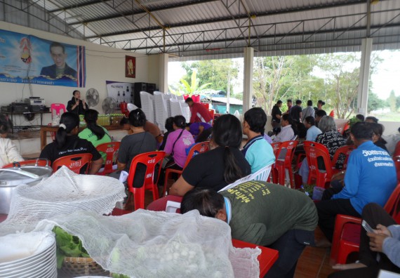 ภาพกิจกรรม โปรแกรมวิชาเกษตรศาสตร์ จัดการอบรม ในเรื่อง การทำน้ำยาไล่แมลง