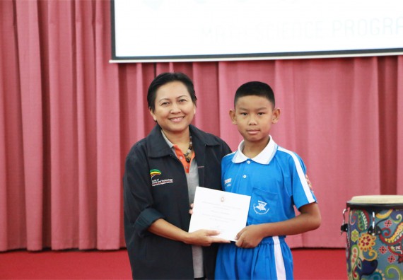 ภาพกิจกรรม ค่ายวิทยาศาสตร์รุ่นจิ๋ว โรงเรียนอนุบาลกำแพงเพชร 