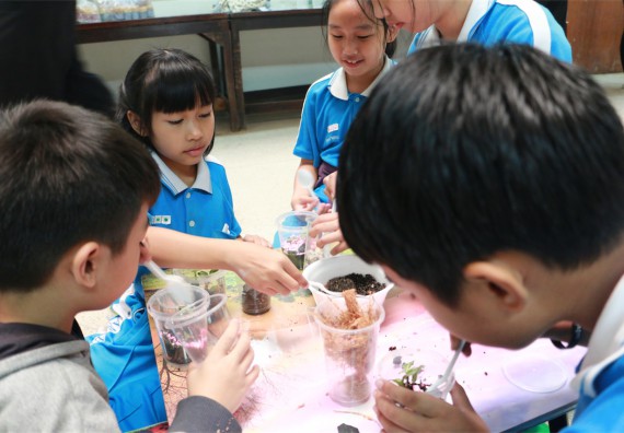 ภาพกิจกรรม ค่ายวิทยาศาสตร์รุ่นจิ๋ว โรงเรียนอนุบาลกำแพงเพชร 