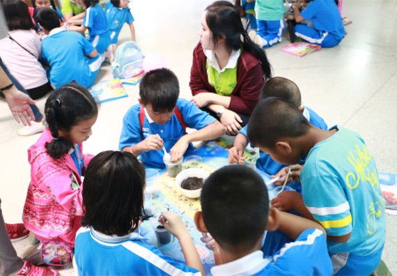 ภาพกิจกรรม ค่ายวิทยาศาสตร์รุ่นจิ๋ว โรงเรียนอนุบาลกำแพงเพชร 