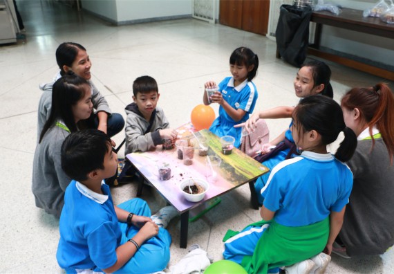 ภาพกิจกรรม ค่ายวิทยาศาสตร์รุ่นจิ๋ว โรงเรียนอนุบาลกำแพงเพชร 