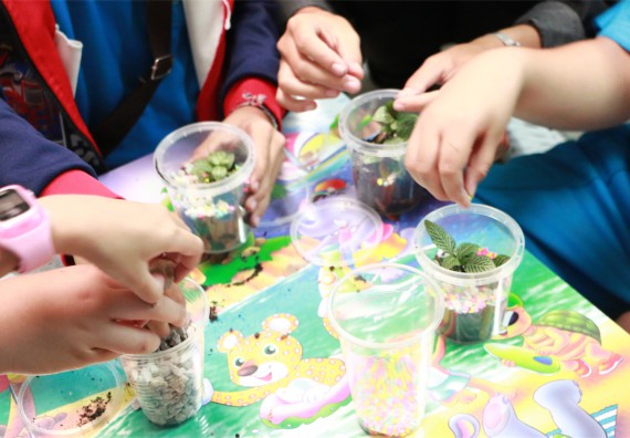 ภาพกิจกรรม ค่ายวิทยาศาสตร์รุ่นจิ๋ว โรงเรียนอนุบาลกำแพงเพชร 