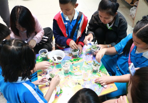 ภาพกิจกรรม ค่ายวิทยาศาสตร์รุ่นจิ๋ว โรงเรียนอนุบาลกำแพงเพชร 