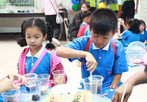 ภาพกิจกรรม ค่ายวิทยาศาสตร์รุ่นจิ๋ว โรงเรียนอนุบาลกำแพงเพชร 