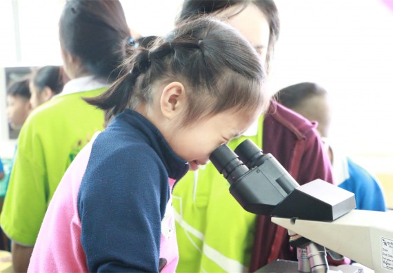 ภาพกิจกรรม ค่ายวิทยาศาสตร์รุ่นจิ๋ว โรงเรียนอนุบาลกำแพงเพชร 