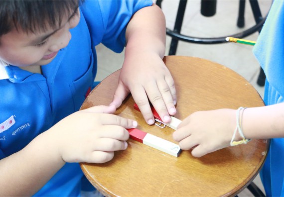 ภาพกิจกรรม ค่ายวิทยาศาสตร์รุ่นจิ๋ว โรงเรียนอนุบาลกำแพงเพชร 