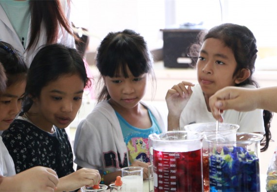 ภาพกิจกรรม ค่ายวิทยาศาสตร์รุ่นจิ๋ว โรงเรียนอนุบาลกำแพงเพชร 