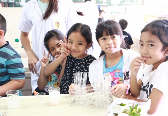 ภาพกิจกรรม ค่ายวิทยาศาสตร์รุ่นจิ๋ว โรงเรียนอนุบาลกำแพงเพชร 