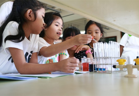 ภาพกิจกรรม ค่ายวิทยาศาสตร์รุ่นจิ๋ว โรงเรียนอนุบาลกำแพงเพชร 