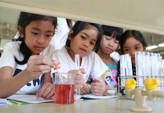 ภาพกิจกรรม ค่ายวิทยาศาสตร์รุ่นจิ๋ว โรงเรียนอนุบาลกำแพงเพชร 