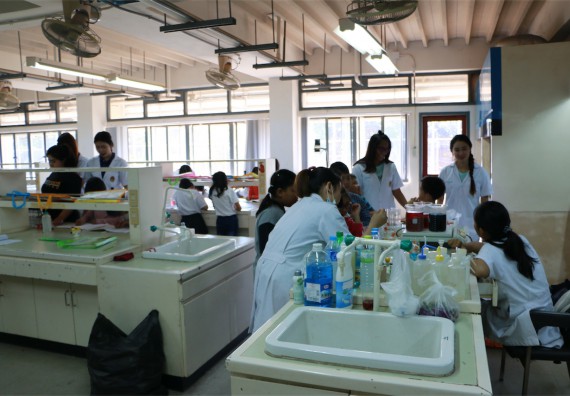 ภาพกิจกรรม ค่ายวิทยาศาสตร์รุ่นจิ๋ว โรงเรียนอนุบาลกำแพงเพชร 