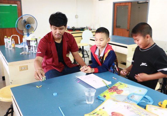 ภาพกิจกรรม ค่ายวิทยาศาสตร์รุ่นจิ๋ว โรงเรียนอนุบาลกำแพงเพชร 