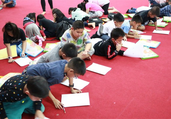 ภาพกิจกรรม ค่ายวิทยาศาสตร์รุ่นจิ๋ว โรงเรียนอนุบาลกำแพงเพชร 