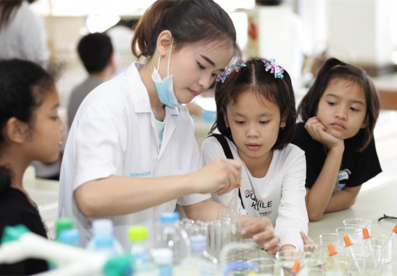 ภาพกิจกรรม ค่ายวิทยาศาสตร์รุ่นจิ๋ว โรงเรียนอนุบาลกำแพงเพชร 