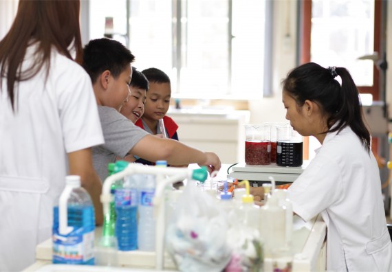 ภาพกิจกรรม ค่ายวิทยาศาสตร์รุ่นจิ๋ว โรงเรียนอนุบาลกำแพงเพชร 