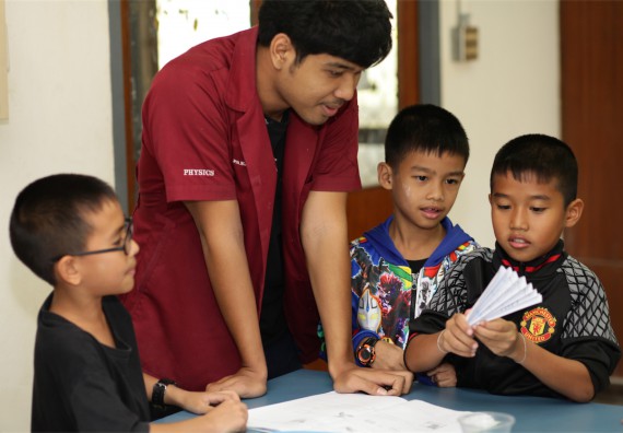 ภาพกิจกรรม ค่ายวิทยาศาสตร์รุ่นจิ๋ว โรงเรียนอนุบาลกำแพงเพชร 