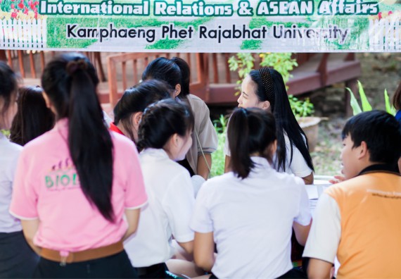 ภาพกิจกรรม English in the Garden: Have a Seat and Speak English ครั้งที่ 5