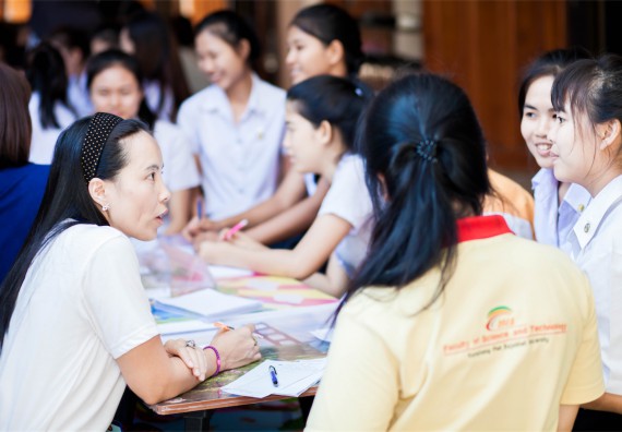 ภาพกิจกรรม English in the Garden: Have a Seat and Speak English ครั้งที่ 5