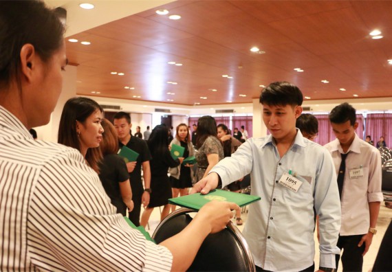 ภาพกิจกรรม พิธีซ้อมรับพระราชทานปริญญาบัตร ประจำปี 2559 วันที่ 4 มกราคม 2560