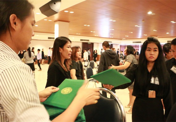 ภาพกิจกรรม พิธีซ้อมรับพระราชทานปริญญาบัตร ประจำปี 2559 วันที่ 4 มกราคม 2560