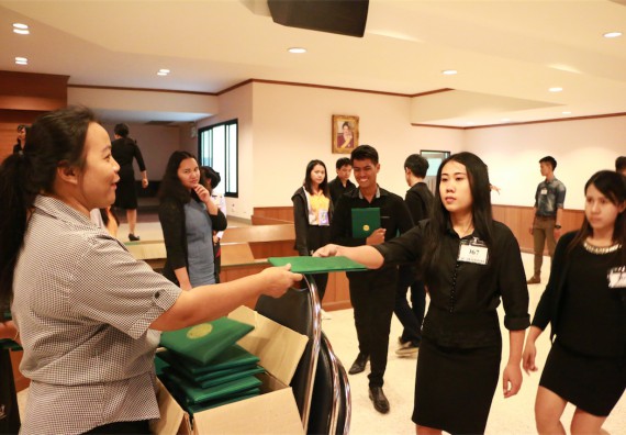 ภาพกิจกรรม พิธีซ้อมรับพระราชทานปริญญาบัตร ประจำปี 2559 วันที่ 4 มกราคม 2560