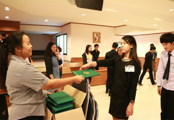 ภาพกิจกรรม พิธีซ้อมรับพระราชทานปริญญาบัตร ประจำปี 2559 วันที่ 4 มกราคม 2560