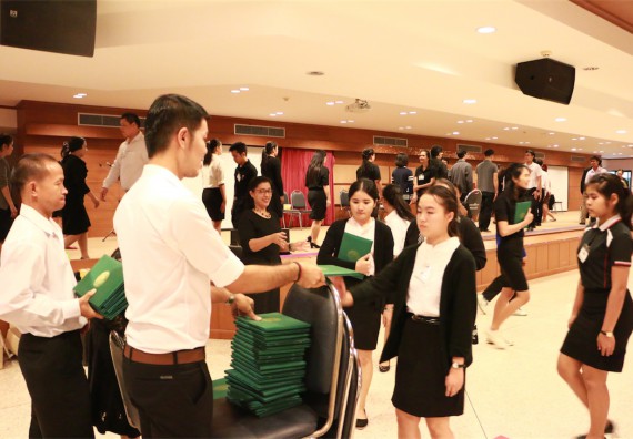 ภาพกิจกรรม พิธีซ้อมรับพระราชทานปริญญาบัตร ประจำปี 2559 วันที่ 4 มกราคม 2560