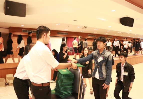 ภาพกิจกรรม พิธีซ้อมรับพระราชทานปริญญาบัตร ประจำปี 2559 วันที่ 4 มกราคม 2560