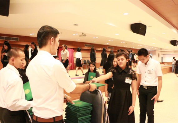 ภาพกิจกรรม พิธีซ้อมรับพระราชทานปริญญาบัตร ประจำปี 2559 วันที่ 4 มกราคม 2560