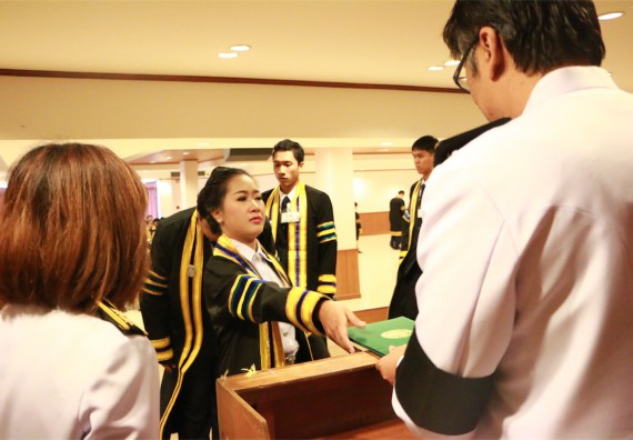 ภาพกิจกรรม พิธีซ้อมรับพระราชทานปริญญาบัตร ประจำปี 2559 วันที่ 5 มกราคม 2560