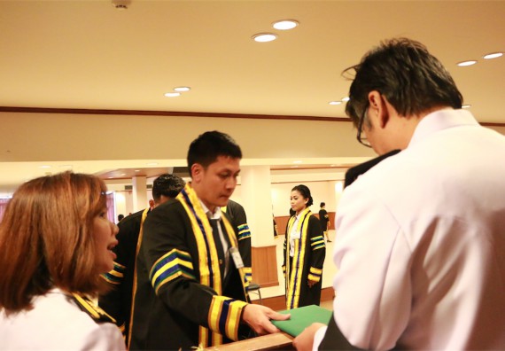 ภาพกิจกรรม พิธีซ้อมรับพระราชทานปริญญาบัตร ประจำปี 2559 วันที่ 5 มกราคม 2560