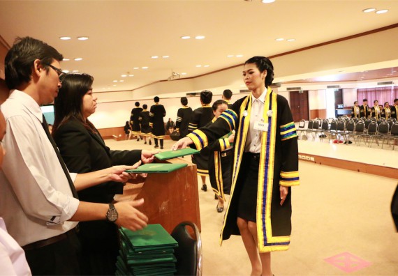 ภาพกิจกรรม พิธีซ้อมรับพระราชทานปริญญาบัตร ประจำปี 2559 วันที่ 5 มกราคม 2560