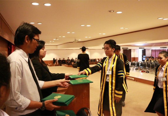 ภาพกิจกรรม พิธีซ้อมรับพระราชทานปริญญาบัตร ประจำปี 2559 วันที่ 5 มกราคม 2560