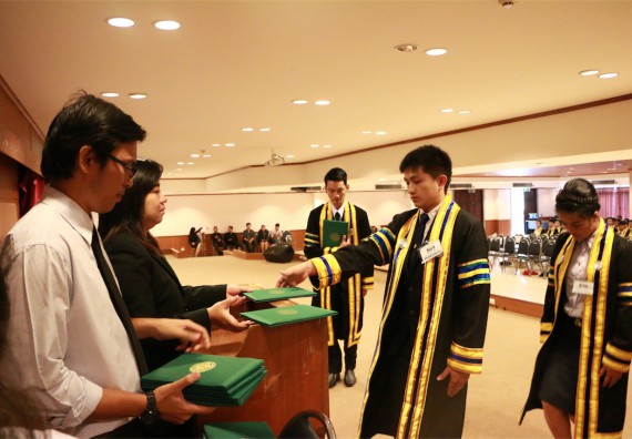 ภาพกิจกรรม พิธีซ้อมรับพระราชทานปริญญาบัตร ประจำปี 2559 วันที่ 5 มกราคม 2560