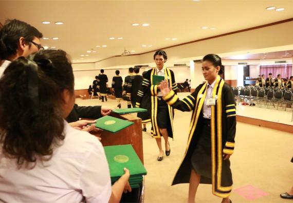 ภาพกิจกรรม พิธีซ้อมรับพระราชทานปริญญาบัตร ประจำปี 2559 วันที่ 5 มกราคม 2560