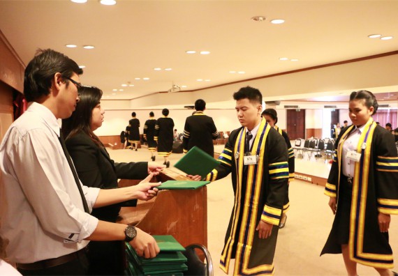 ภาพกิจกรรม พิธีซ้อมรับพระราชทานปริญญาบัตร ประจำปี 2559 วันที่ 5 มกราคม 2560