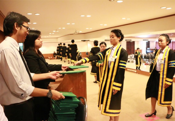 ภาพกิจกรรม พิธีซ้อมรับพระราชทานปริญญาบัตร ประจำปี 2559 วันที่ 5 มกราคม 2560