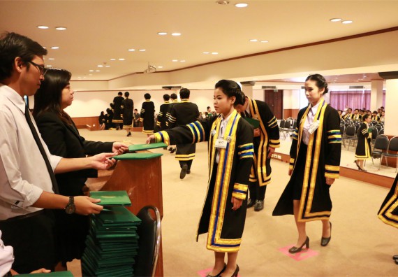 ภาพกิจกรรม พิธีซ้อมรับพระราชทานปริญญาบัตร ประจำปี 2559 วันที่ 5 มกราคม 2560