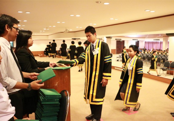 ภาพกิจกรรม พิธีซ้อมรับพระราชทานปริญญาบัตร ประจำปี 2559 วันที่ 5 มกราคม 2560