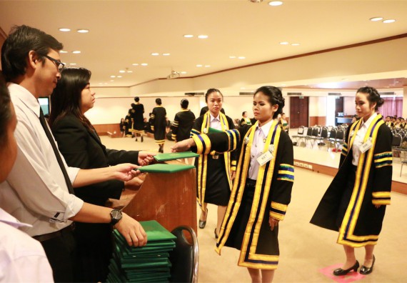 ภาพกิจกรรม พิธีซ้อมรับพระราชทานปริญญาบัตร ประจำปี 2559 วันที่ 5 มกราคม 2560