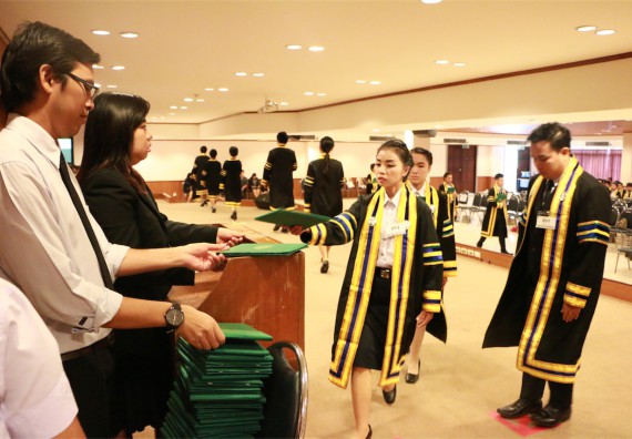 ภาพกิจกรรม พิธีซ้อมรับพระราชทานปริญญาบัตร ประจำปี 2559 วันที่ 5 มกราคม 2560