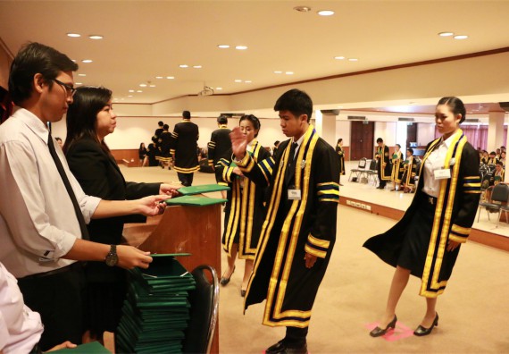 ภาพกิจกรรม พิธีซ้อมรับพระราชทานปริญญาบัตร ประจำปี 2559 วันที่ 5 มกราคม 2560